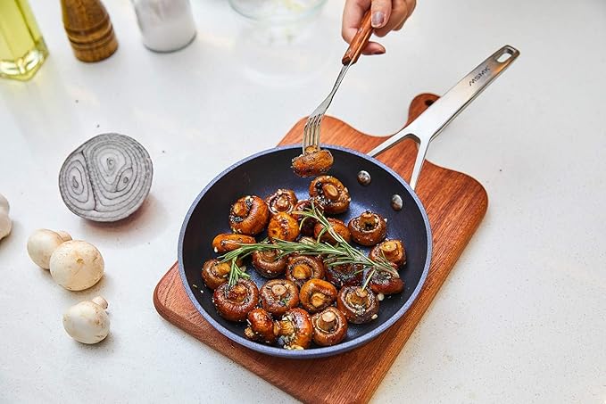 MsMk 8 inch Non stick frying pan with lid, Egg Omelet Skillet, Titanium and Blue Diamond Non-Toxic Coating From USA, Dishwasher and Oven Safe, Compatible with All Cooktops, Induction Ready